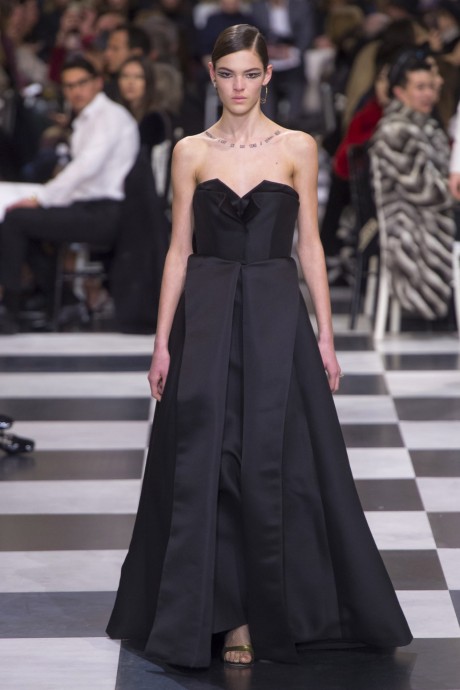 Модели коллекции Christian Dior Couture