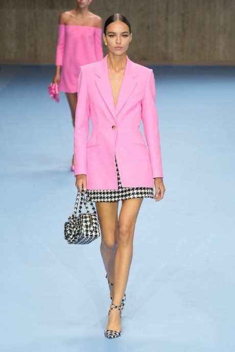 Коллекция Carolina Herrera Ready-To-Wear Весна-Лето 2025 Коллекция Carolina Herrera Ready-To-Wear Весна-Лето 2025