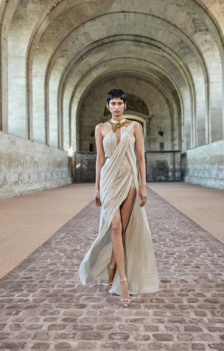 Коллекция Gaurav Gupta Haute Couture Осень-Зима 2024-2025 Коллекция Gaurav Gupta Haute Couture Осень-Зима 2024-2025
