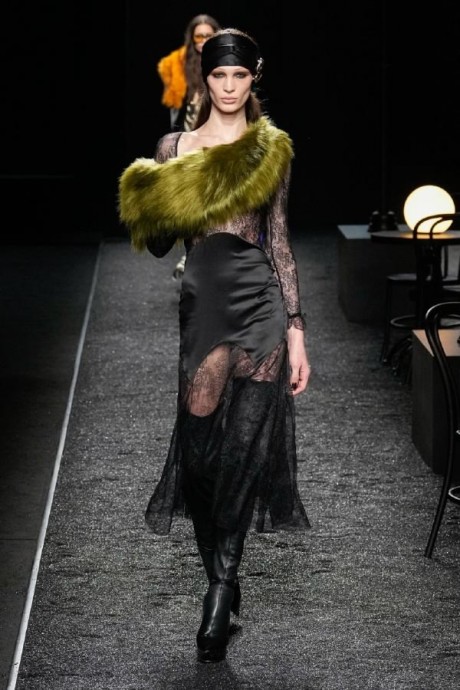 Коллекция Nina Ricci Ready-To-Wear Осень-Зима 2025-2026 Коллекция Nina Ricci Ready-To-Wear Осень-Зима 2025-2026