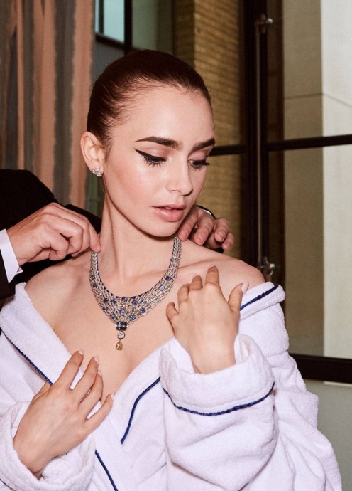 Лили Коллинз (Lily Collins) в фотосессии для журнала Vogue UK