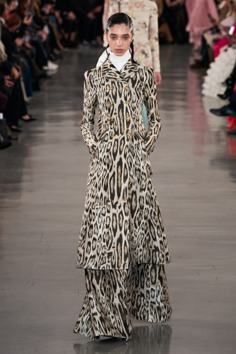 Коллекция Giambattista Valli Ready-To-Wear Осень-Зима 2022/2023 Коллекция Giambattista Valli Ready-To-Wear Осень-Зима 2022/2023