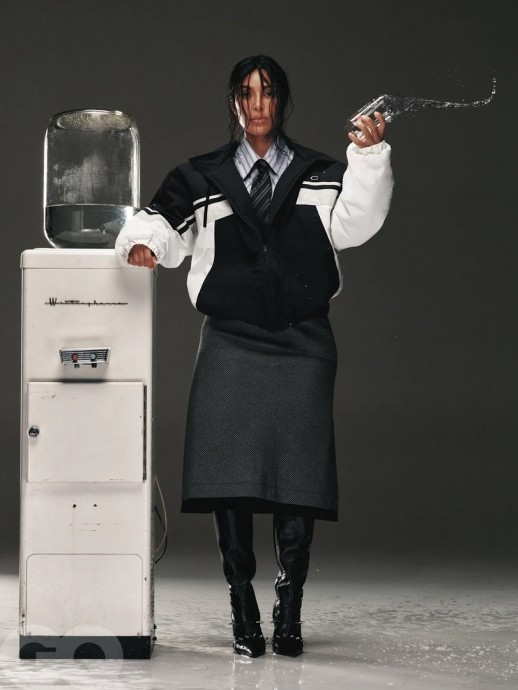 Ким Кардашьян (Kim Kardashian) в фотосессии для журнала GQ (2024) Ким Кардашьян (Kim Kardashian) в фотосессии для журнала GQ (2024)