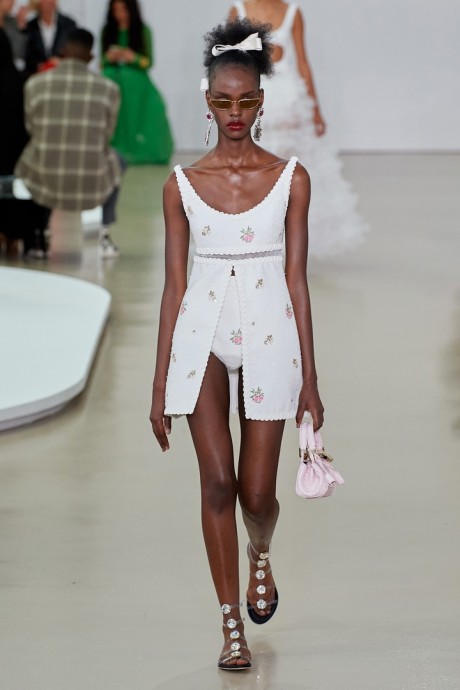 Коллекция Giambattista Valli Ready-To-Wear Весна-Лето 2022