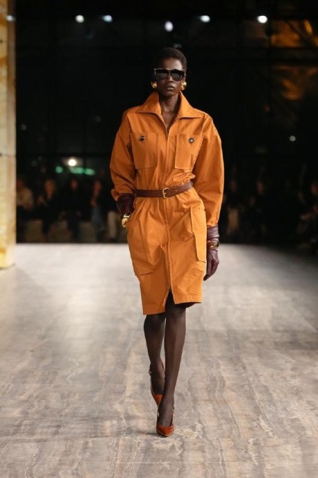 Коллекция Saint Laurent Ready-To-Wear Весна-Лето 2024 Коллекция Saint Laurent Ready-To-Wear Весна-Лето 2024