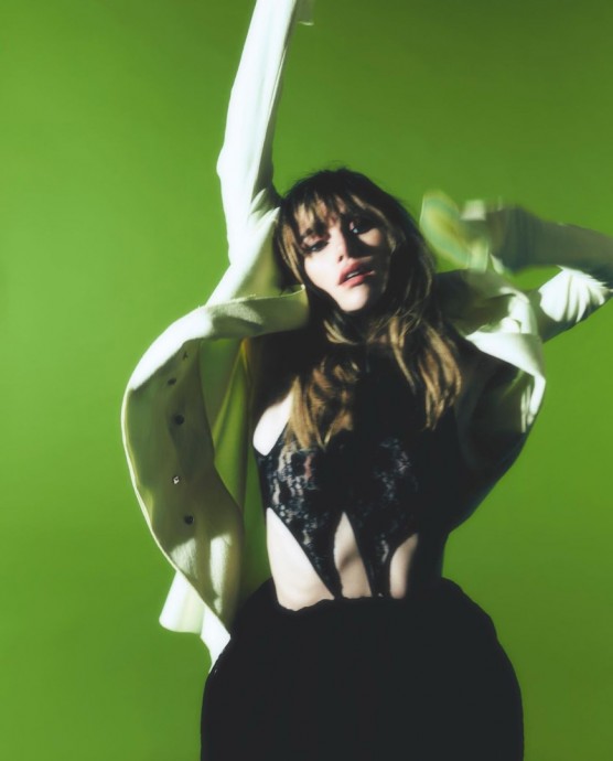 Сьюки Уотерхаус (Suki Waterhouse) в фотосессии для журнала Puss Puss (2023) Сьюки Уотерхаус (Suki Waterhouse) в фотосессии для журнала Puss Puss (2023)