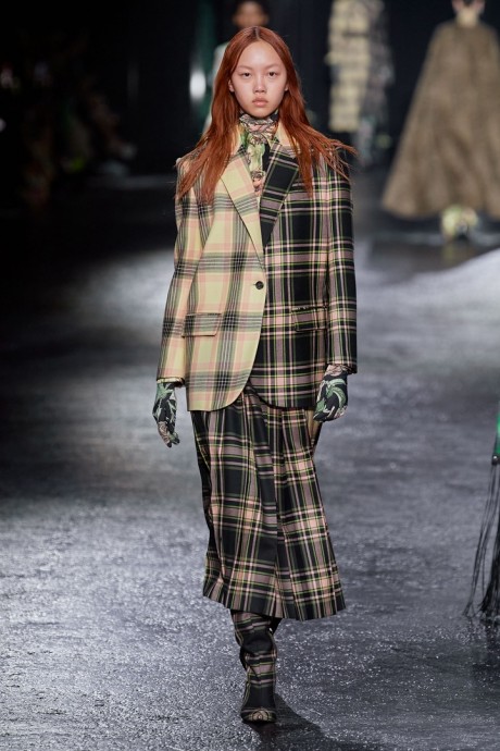 Коллекция Roberto Cavalli Ready-To-Wear Осень-Зима 2022/2023 Коллекция Roberto Cavalli Ready-To-Wear Осень-Зима 2022/2023