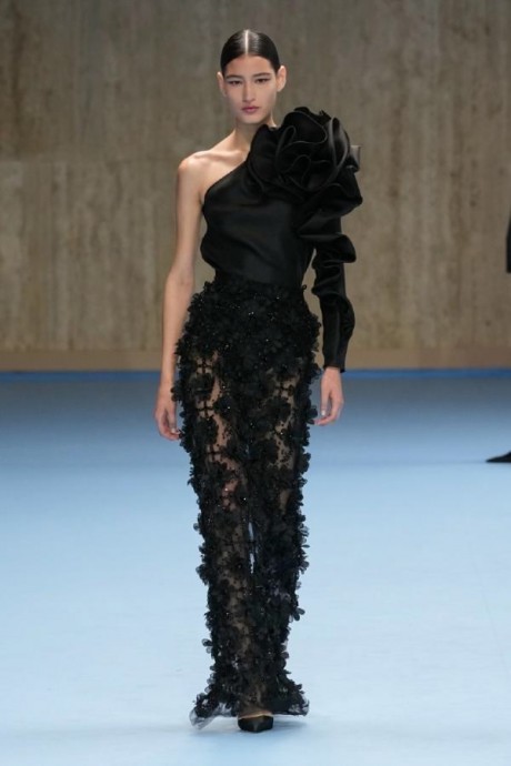 Коллекция Carolina Herrera Ready-To-Wear Весна-Лето 2025 Коллекция Carolina Herrera Ready-To-Wear Весна-Лето 2025