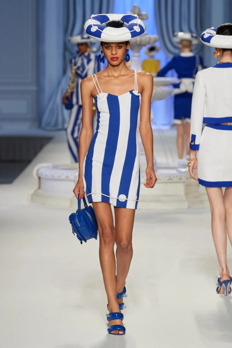 Коллекция Moschino Ready-To-Wear Весна-Лето 2023