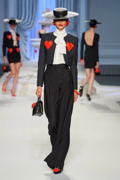 Коллекция Moschino Ready-To-Wear Весна-Лето 2023