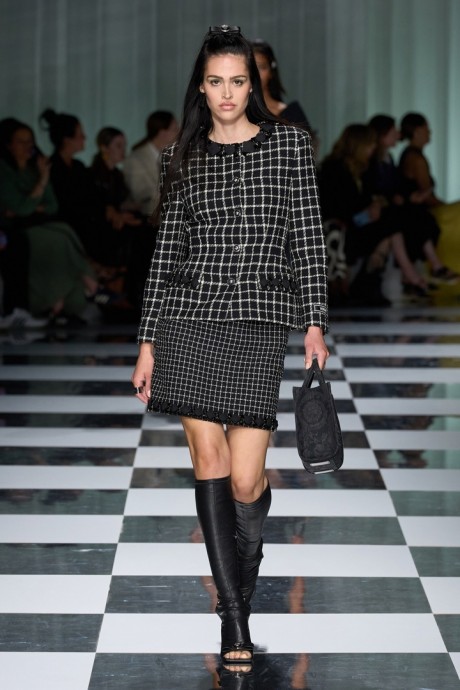 Лучшие в моде: Versace Spring/Summer 2024 RTW Collection Лучшие в моде: Versace Spring/Summer 2024 RTW Collection