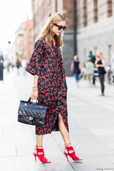 Look! Красные туфельки!