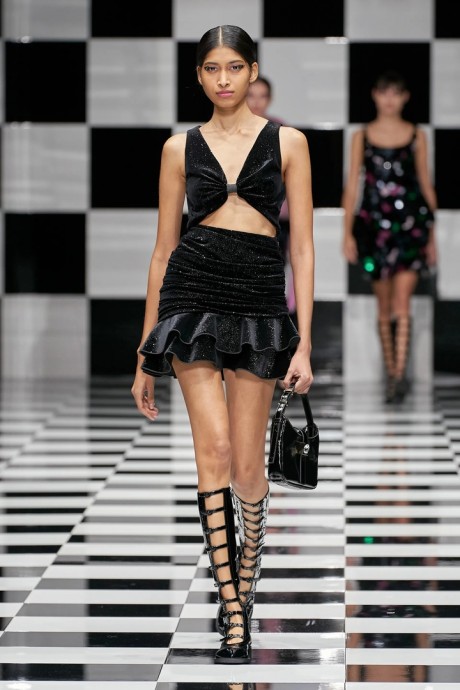 Коллекция Emporio Armani Ready-To-Wear Осень-Зима 2022/2023