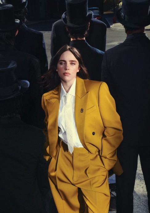 Билли Айлиш (Billie Eilish) в фотосессии для журнала Vogue US (2024) Билли Айлиш (Billie Eilish) в фотосессии для журнала Vogue US (2024)
