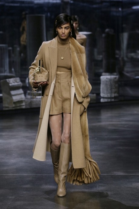 Коллекция Fendi Ready-To-Wear Осень-Зима 2021/2022