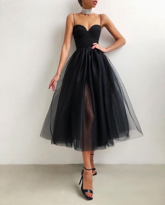 Шикарные платья в черном цвете