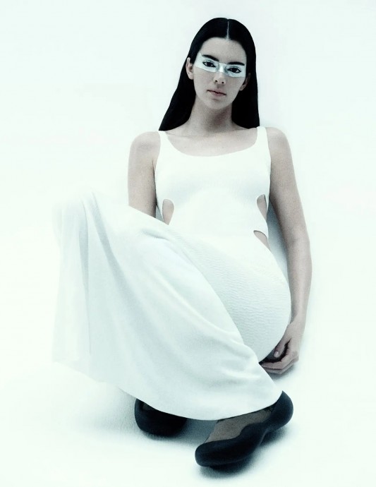 Кендалл Дженнер (Kendall Jenner) в фотосессии для журнала Vogue Italia (2023)