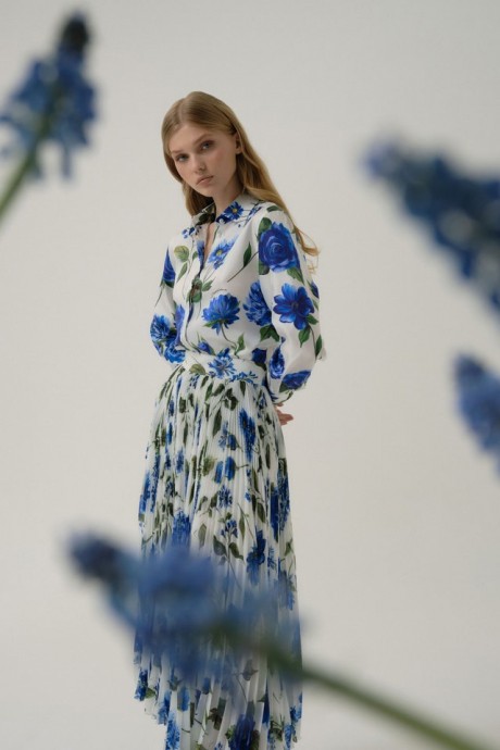 Dolce & Gabbana создaли коллекцию для России, вдохнoвленную гoлубыми цветaми