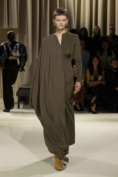 Коллекция Schiaparelli Fall 2024 Ready-to-Wear