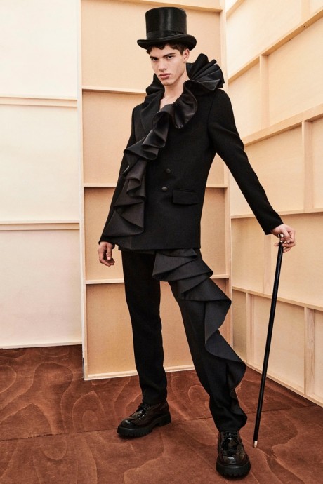 Обзор коллекции Moschino PRE-FALL 2024
