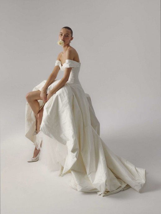 Шикарные свадебные наряды от Lihi Hod Spring/Summer 2026 Bridal Collection Шикарные свадебные наряды от Lihi Hod Spring/Summer 2026 Bridal Collection