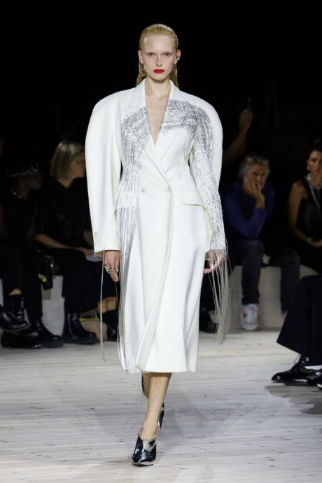 Коллекция Alexander McQueen Ready-To-Wear Весна-Лето 2024 Коллекция Alexander McQueen Ready-To-Wear Весна-Лето 2024