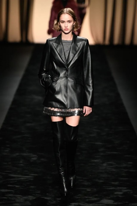 Коллекция Alberta Ferretti Ready-To-Wear Осень-Зима 2023 Коллекция Alberta Ferretti Ready-To-Wear Осень-Зима 2023