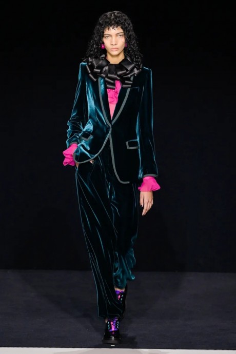 Коллекция Emporio Armani Ready-To-Wear Осень-Зима 2023 Коллекция Emporio Armani Ready-To-Wear Осень-Зима 2023
