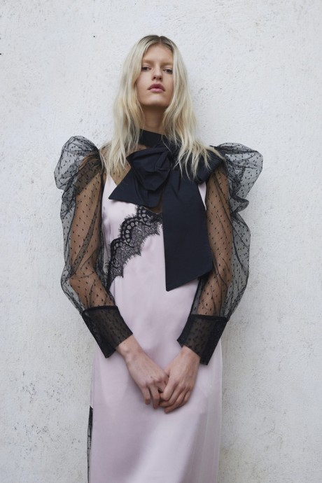 Коллекция Red Valentino Pre-Fall Осень-Зима 2021/2022 Коллекция Red Valentino Pre-Fall Осень-Зима 2021/2022