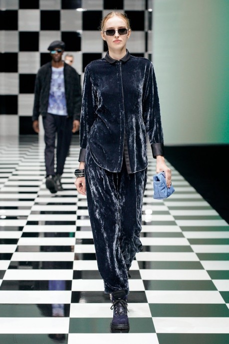 Коллекция Emporio Armani Ready-To-Wear Осень-Зима 2022/2023