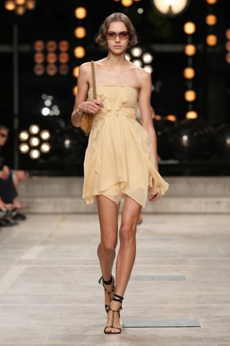 Коллекция Isabel Marant Ready-To-Wear Весна-Лето 2023 Коллекция Isabel Marant Ready-To-Wear Весна-Лето 2023
