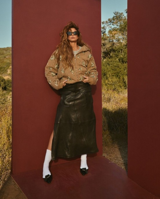 Синди Кроуфорд (Cindy Crawford) в фотосессии для журнала Flaunt (2024) Синди Кроуфорд (Cindy Crawford) в фотосессии для журнала Flaunt (2024)