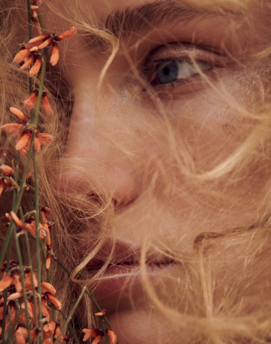 Kimberly van der Laan в фотосессии ELLE Germany. Фотограф Andreas Ortner Kimberly van der Laan в фотосессии ELLE Germany. Фотограф Andreas Ortner