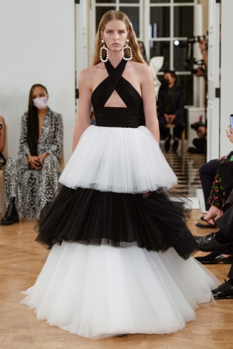 Коллекция Carolina Herrera Ready-To-Wear Весна-Лето 2022