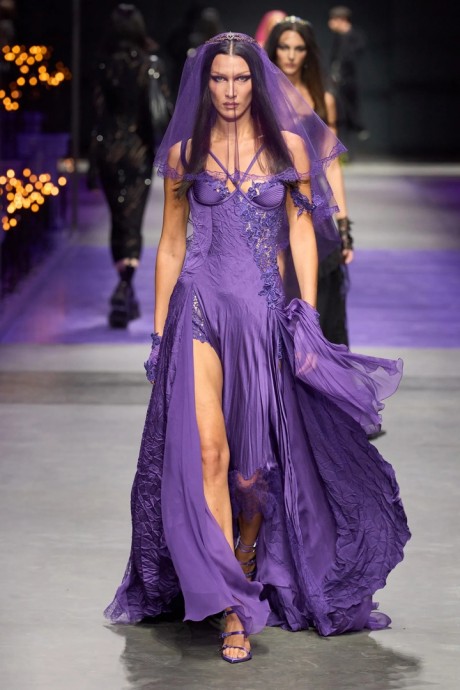 Коллекция Versace Ready-To-Wear Весна-Лето 2023