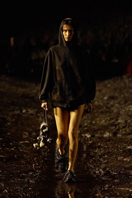 Обзор коллекции Balenciaga 2023 Ready-to-Wear