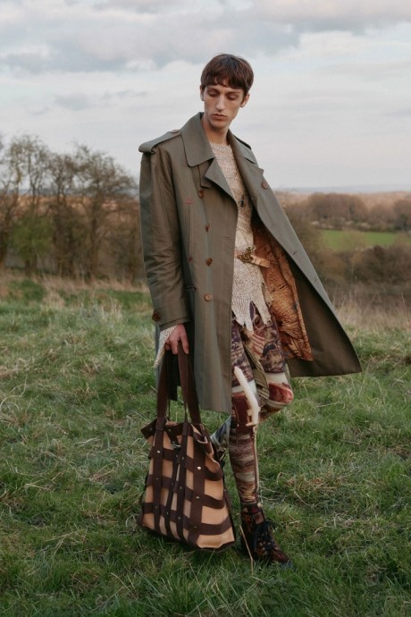 Обзор коллекции Vivienne Westwood Fall 2024 Ready-to-Wear Обзор коллекции Vivienne Westwood Fall 2024 Ready-to-Wear