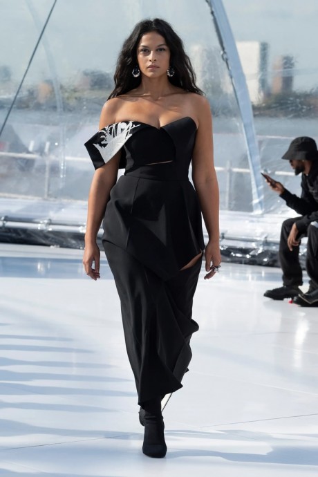Коллекция Alexander McQueen Ready-To-Wear Весна-Лето 2023 Коллекция Alexander McQueen Ready-To-Wear Весна-Лето 2023