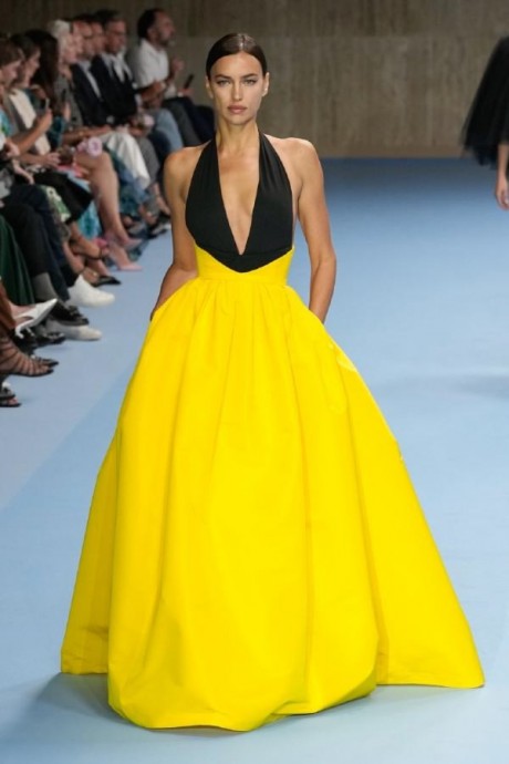 Коллекция Carolina Herrera Ready-To-Wear Весна-Лето 2025 Коллекция Carolina Herrera Ready-To-Wear Весна-Лето 2025