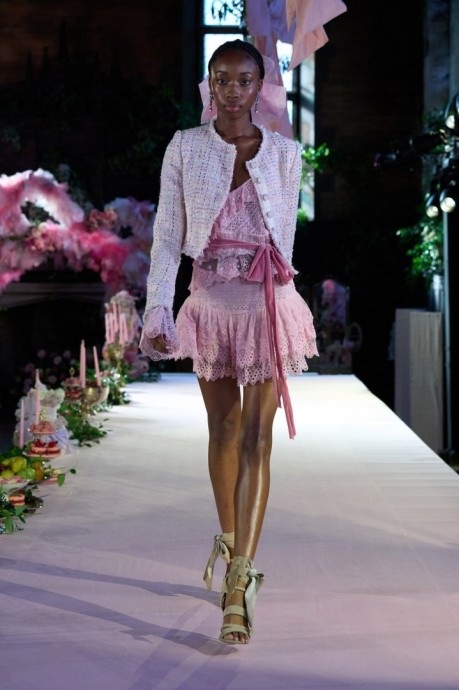 Коллекция LoveShackFancy Ready-To-Wear Весна-Лето 2024 Коллекция LoveShackFancy Ready-To-Wear Весна-Лето 2024