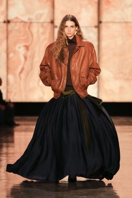 Коллекция Saint Laurent Ready-To-Wear Осень-Зима 2025-2026 Коллекция Saint Laurent Ready-To-Wear Осень-Зима 2025-2026