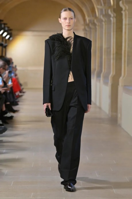 Коллекция Victoria Beckham Ready-To-Wear Осень-Зима 2023-2024 Коллекция Victoria Beckham Ready-To-Wear Осень-Зима 2023-2024