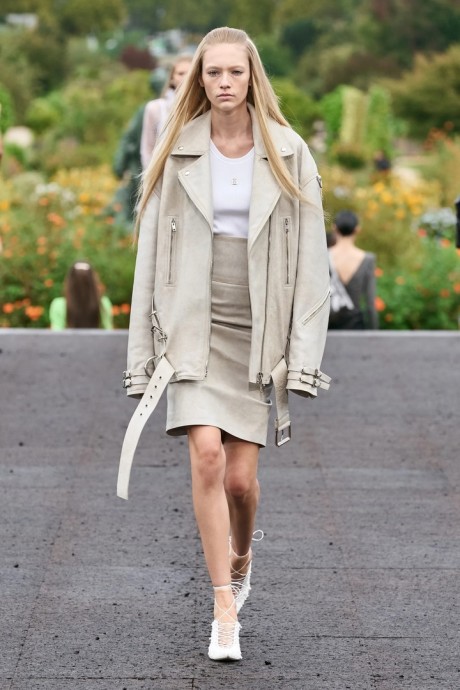 Коллекция Givenchy Ready-To-Wear Весна-Лето 2023