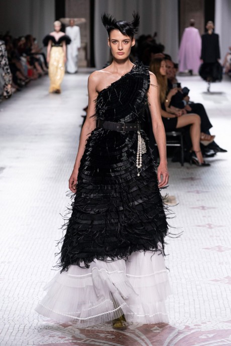 Модели коллекции Givenchy Couture