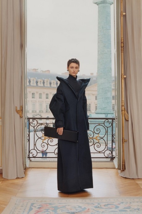 Обзор коллекции Balenciaga RESORT 2024