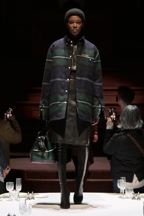 Коллекция Burberry Ready-To-Wear Осень-Зима 2022/2023