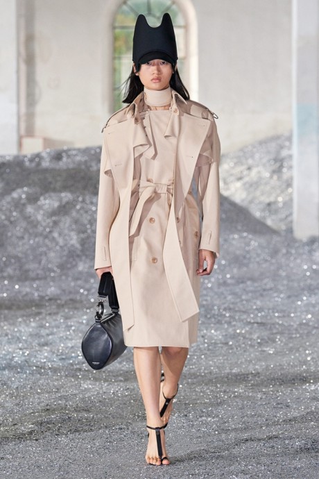 Коллекция Burberry Ready-To-Wear Весна-Лето 2022