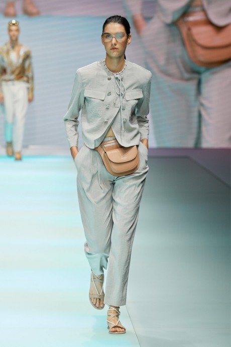 Коллекция Emporio Armani Ready-To-Wear Весна-Лето 2022 Коллекция Emporio Armani Ready-To-Wear Весна-Лето 2022