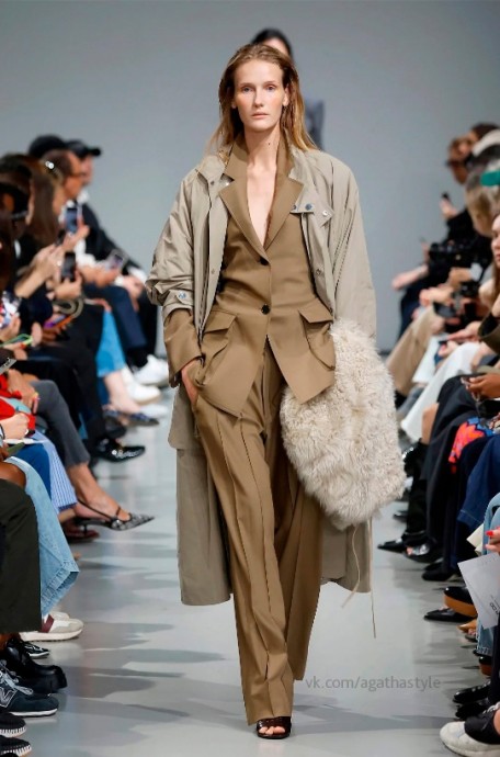 Модели коллекции Peter Do Ready To Wear Spring/Summer 2024 Paris Модели коллекции Peter Do Ready To Wear Spring/Summer 2024 Paris