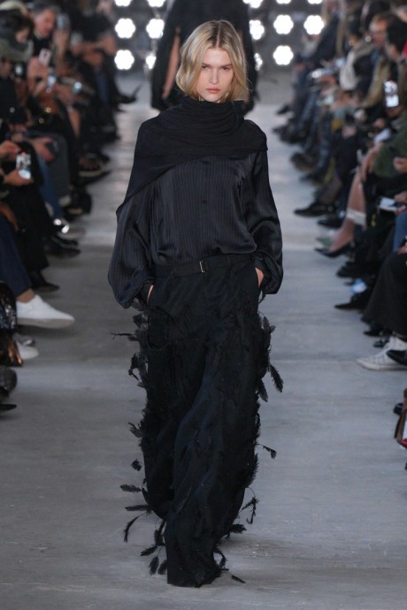 Sacai осень/зима 2025-2026